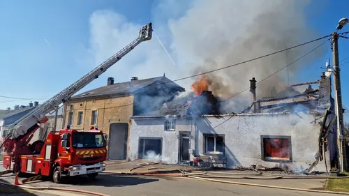 Une maison ravagée par un incendie